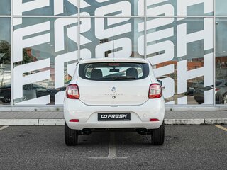 2021 Renault Sandero II Рестайлинг, белый, 1330000 рублей, вид 4