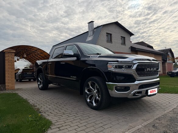 2022 Ram 1500 Crew Cab V, чёрный, 7950000 рублей - вид 2