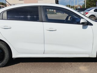 2018 Kia Rio IV, белый, 720000 рублей, вид 3