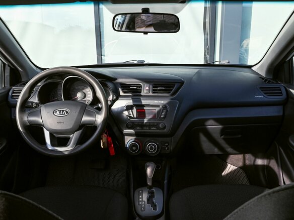 2012 Kia Rio 4-speed III, белый, 837000 рублей - вид 15