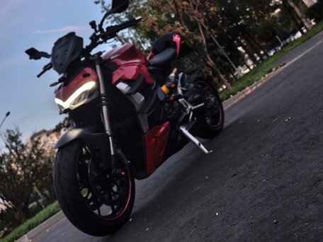 2022 Ducati Streetfighter V2, красный, 1770000 рублей, вид 5