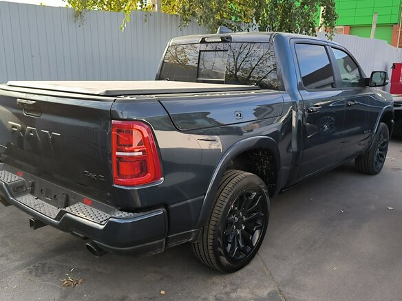 2026 Ram 1500 Crew Cab V Рестайлинг, синий, 10290000 рублей - вид 3