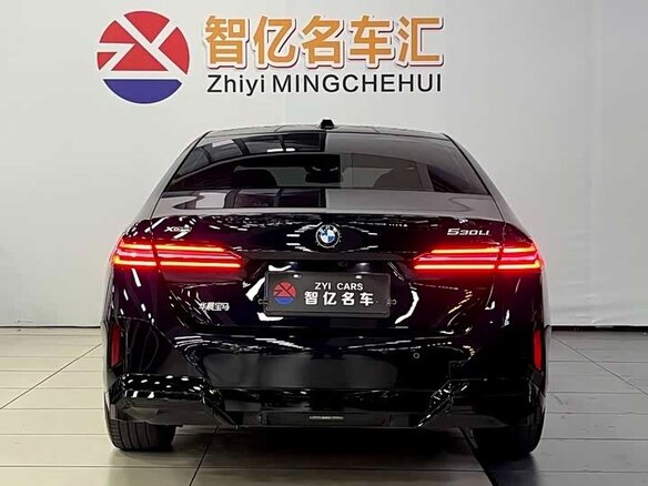 2025 BMW 5 серии Long 530Li xDrive VIII (G60/G61/G68), чёрный, 6930000 рублей - вид 11