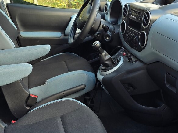 2013 Citroen Berlingo II Рестайлинг, белый, 990000 рублей - вид 6