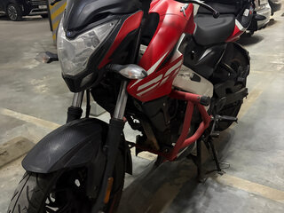 2022 Bajaj Pulsar NS 200, красный, 175000 рублей, вид 3