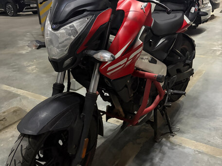 2022 Bajaj Pulsar NS 200, красный, 180000 рублей, вид 3