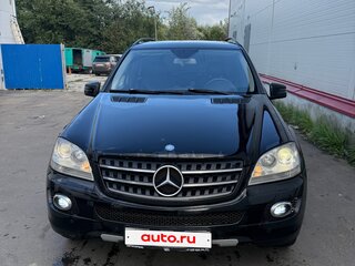 2008 Mercedes-Benz M-Класс 550 II (W164), чёрный, 860000 рублей, вид 1