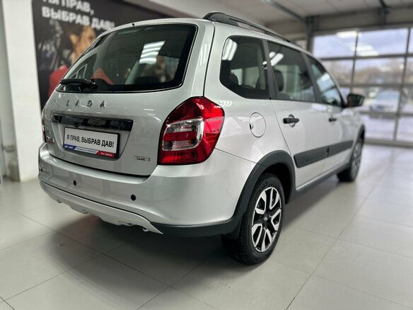 2026 Lada (ВАЗ) Granta Cross I Рестайлинг, серебристый, 1391000 рублей - вид 2