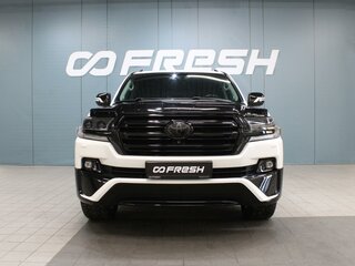 2018 Toyota Land Cruiser 200 Series Рестайлинг 2, белый, 6990000 рублей, вид 3