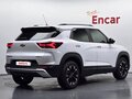 2023 Chevrolet TrailBlazer III Рестайлинг, белый, 1670000 рублей - вид 1