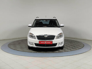 2011 Skoda Fabia II Рестайлинг, белый, 749900 рублей, вид 3