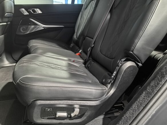 2025 BMW X7 40d I (G07) Рестайлинг, серый - вид 13