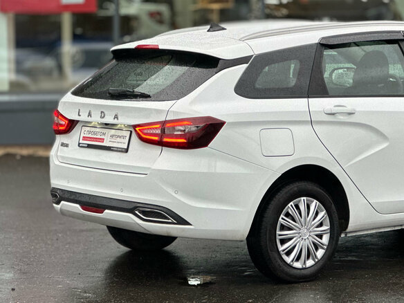 2024 Lada (ВАЗ) Vesta SW I Рестайлинг (NG), белый, 1419000 рублей - вид 5