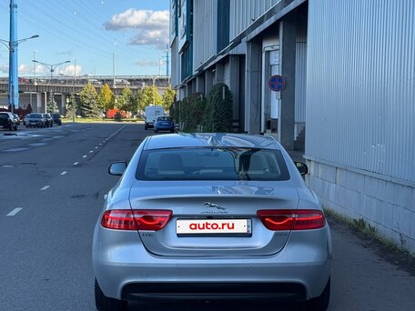 2016 Jaguar XE EcoBoost I, серебристый, 1799000 рублей, вид 4