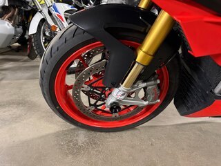 2021 Aprilia Tuono V4, красный, 1390000 рублей, вид 5