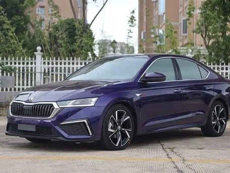 2023 Skoda Octavia IV (A8), фиолетовый, 2180000 рублей, вид 1