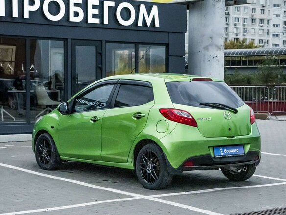 2012 Mazda 2 II Рестайлинг (DE2), зелёный, 843000 рублей - вид 3