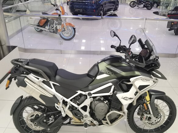 2023 Triumph Tiger 1200, зелёный, 1950000 рублей - вид 4