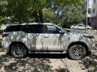 2021 Toyota Fortuner II Рестайлинг, белый, 5500000 рублей, вид 3