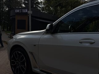 2024 BMW X7 40i I (G07) Рестайлинг, белый, 13500000 рублей, вид 3