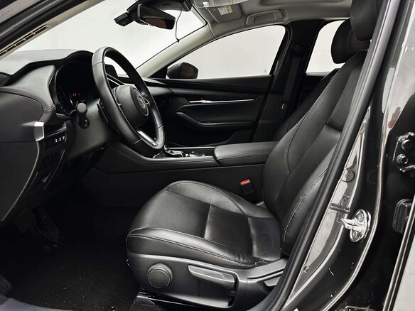 2023 Mazda 3 Axela IV (BP), серый, 1360000 рублей - вид 11