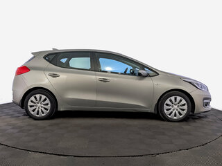 2017 Kia Ceed II Рестайлинг, серебристый, 1300000 рублей, вид 4
