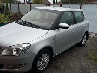 2011 Skoda Fabia II Рестайлинг, серебристый, 398000 рублей, вид 1