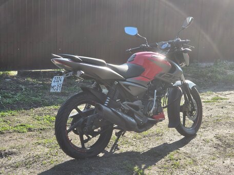 2021 Bajaj Pulsar NS 125, красный, 140000 рублей, вид 2