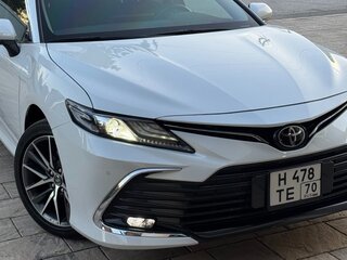 2022 Toyota Camry VIII (XV70) Рестайлинг, белый, 3650000 рублей, вид 1