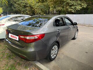 2013 Kia Rio 5-speed III, серый, 660000 рублей, вид 4