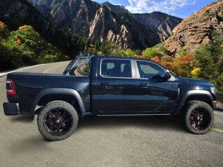 2022 Ram 1500 Crew Cab eTorque V, чёрный, 16752719 рублей, вид 5