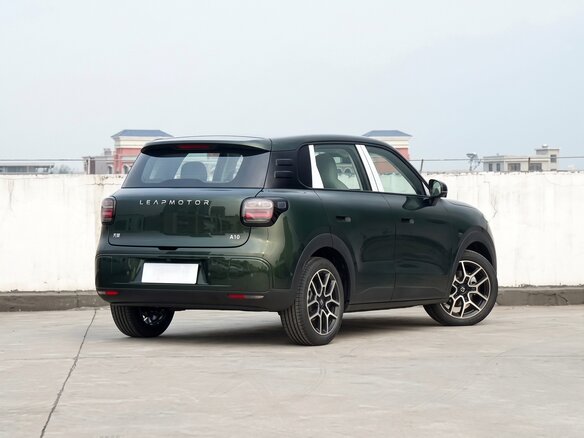 2026 Leapmotor A10 53 kWh, зелёный, 1920000 рублей - вид 3