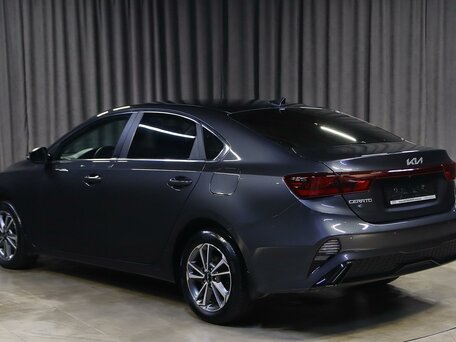 2021 Kia Cerato IV Рестайлинг, серый, 1699000 рублей, вид 4