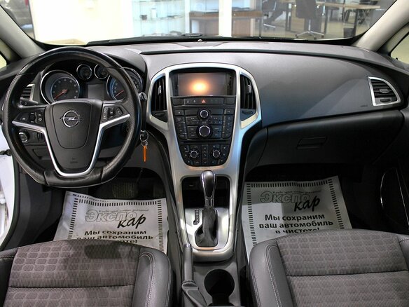 2012 Opel Astra GTC J Рестайлинг, белый - вид 10