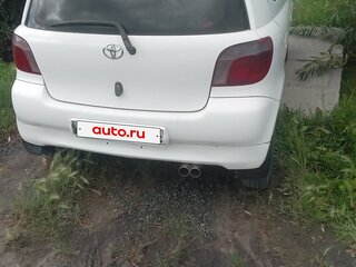 2001 Toyota Vitz I (P10), белый, 360000 рублей, вид 3