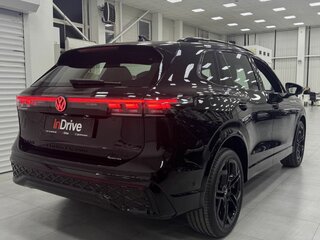 2026 Volkswagen Tiguan L Pro III (China Market), чёрный, 5099000 рублей, вид 4