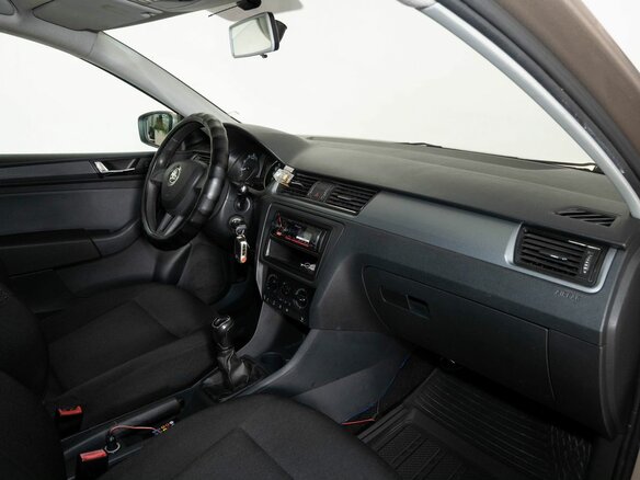 2018 Skoda Rapid I Рестайлинг, бежевый, 1100000 рублей - вид 5