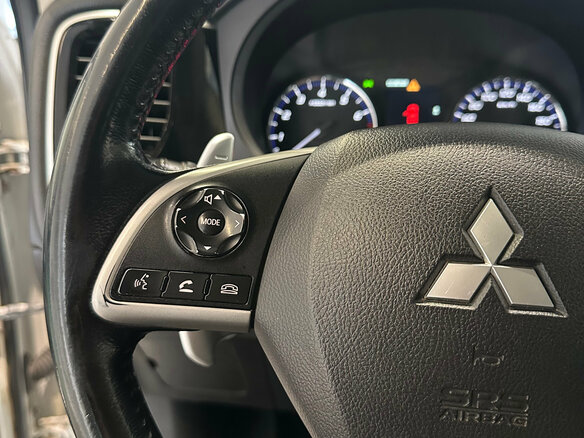 2014 Mitsubishi Outlander III Рестайлинг, белый, 1570000 рублей - вид 14