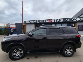 2018 Toyota Fortuner II, коричневый, 3000000 рублей, вид 4