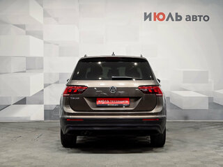 2019 Volkswagen Tiguan II, коричневый, 2500000 рублей, вид 5