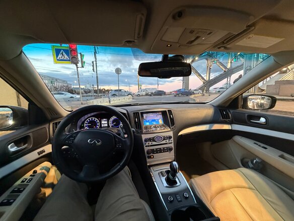 2011 Infiniti G G37 IV, белый - вид 7