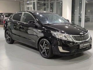 2014 Kia Rio III, чёрный, 828000 рублей, вид 3