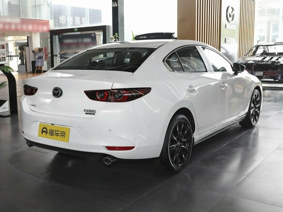 2025 Mazda 3 Axela IV (BP), белый, 3600000 рублей - вид 6