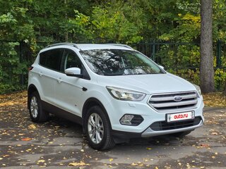2017 Ford Kuga II Рестайлинг, белый, 1580000 рублей, вид 3