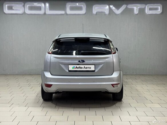 2009 Ford Focus II Рестайлинг, серебристый, 750000 рублей - вид 5