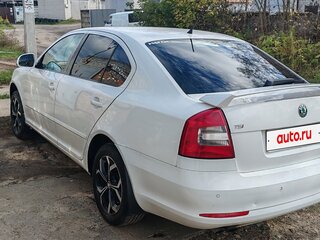 2011 Skoda Octavia DSG7 II (A5) Рестайлинг, белый, 650000 рублей, вид 4