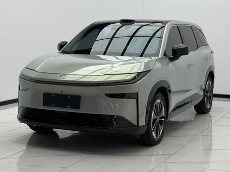 2025 Toyota bZ3X 58.3 kWh, серебристый, 2970000 рублей, вид 3