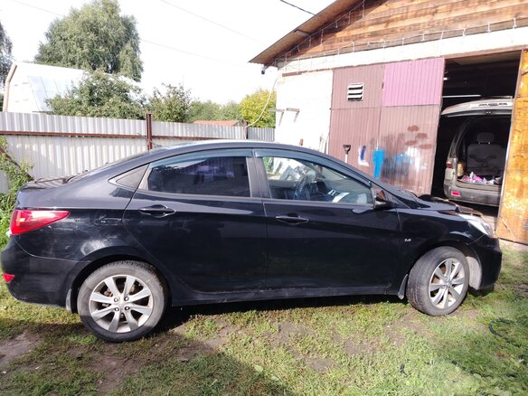 2013 Hyundai Solaris I, чёрный - вид 3