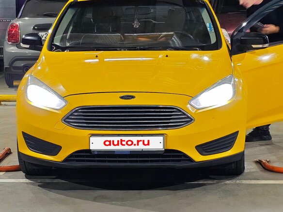 2016 Ford Focus III Рестайлинг, жёлтый - вид 2