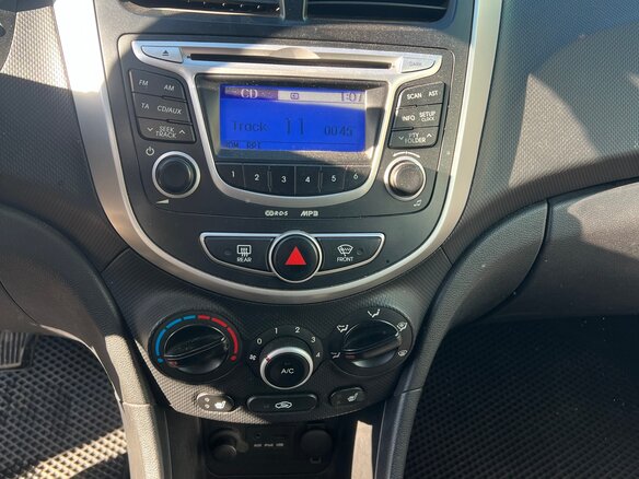 2012 Hyundai Solaris I, красный, 490000 рублей - вид 6